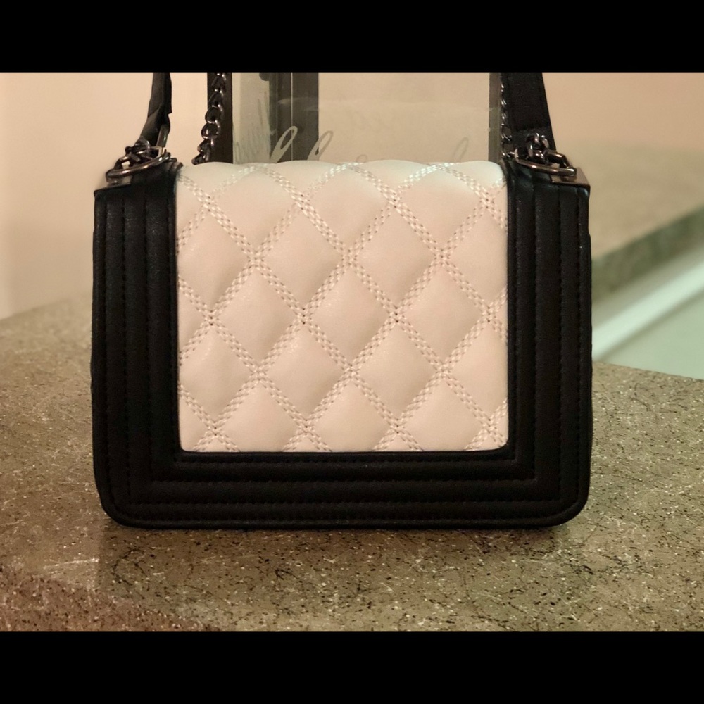 💕🤍💕Small Quilted Chain Bag💕🤍💕 - Picture 3 of 5